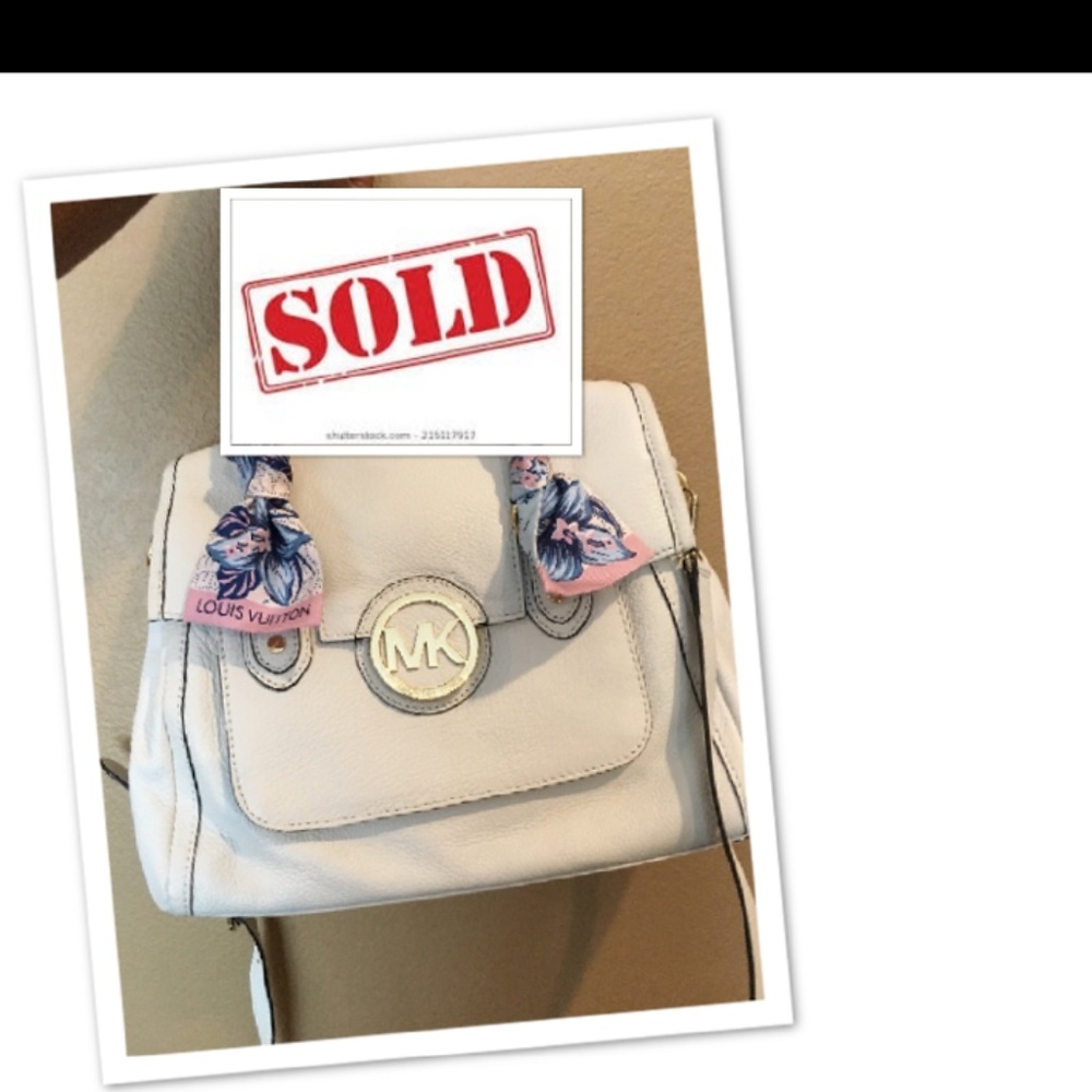 Price Drop..Michael Kors Handbag